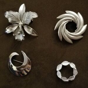 Vintage Elegant Silvertone Brooches / Pins -Set of 4 - 2 Signed - GR8 Condition!
